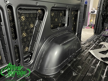 Mercedes Sprinter W907, шумовиброизоляция салона + монтаж жесткого пола