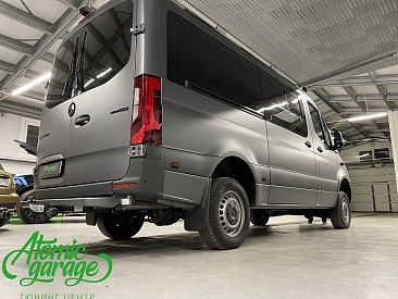 Mercedes Sprinter W907, установка маркизы и фаркопа