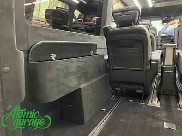 Mercedes Sprinter W907, шумовиброизоляция салона + монтаж жесткого пола