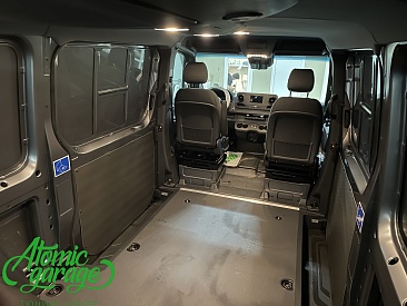 Mercedes Sprinter W907, шумовиброизоляция салона + монтаж жесткого пола