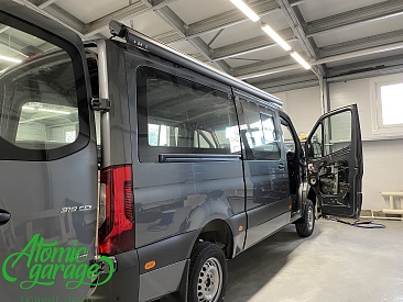 Mercedes Sprinter W907, установка маркизы и фаркопа