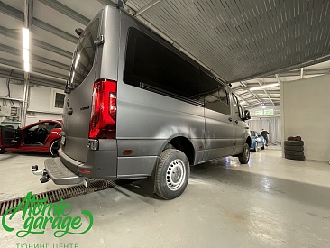 Mercedes Sprinter W907, установка маркизы и фаркопа