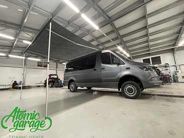 Mercedes Sprinter W907, установка маркизы и фаркопа