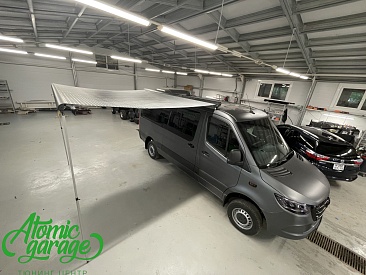 Mercedes Sprinter W907, установка маркизы и фаркопа