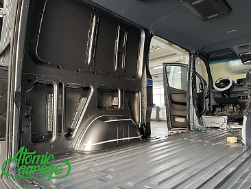 Mercedes Sprinter W907, шумовиброизоляция салона + монтаж жесткого пола